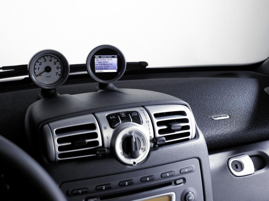 Детали интерьера Smart ForTwo CDi 2009 года  (фото 5 из 7)